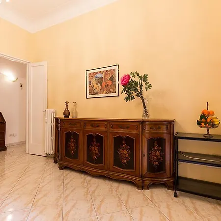 Charming Classic Flat Vatican Area * רומא